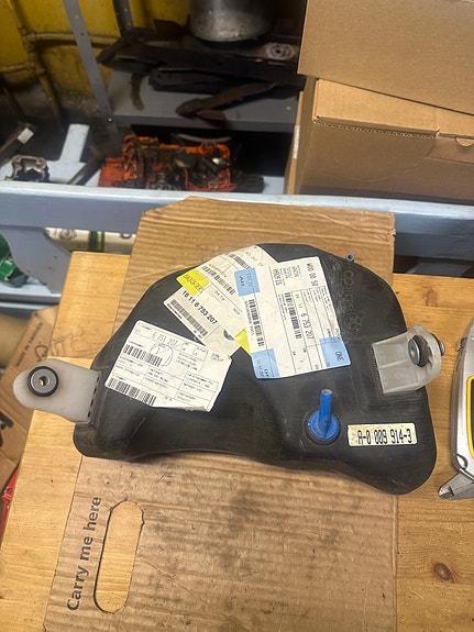 Bmw 3 E46 Expansion tank