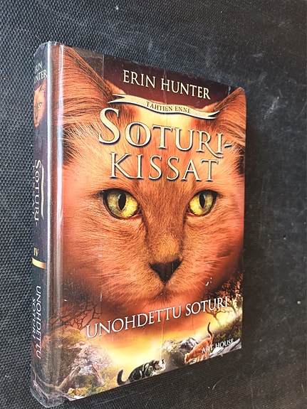 Erin Hunter: Soturikissat. Unohdettu soturi, Tähtien enne 5.