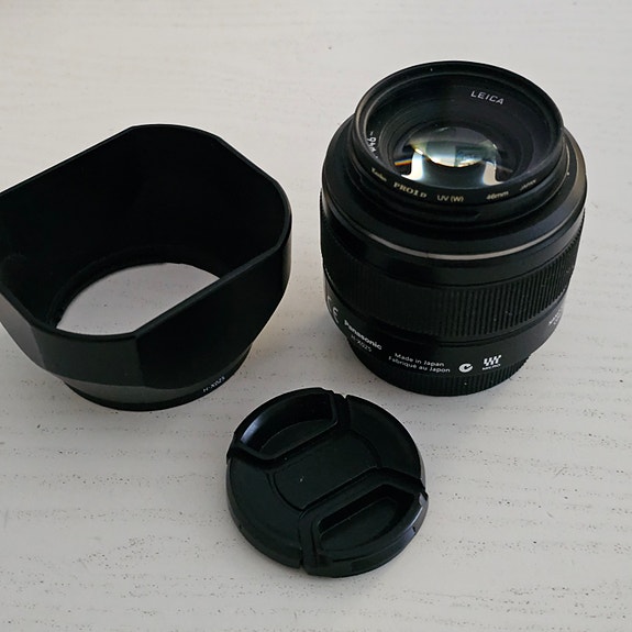 Panasonic Leica 25mm f/1.4 DH Summilux