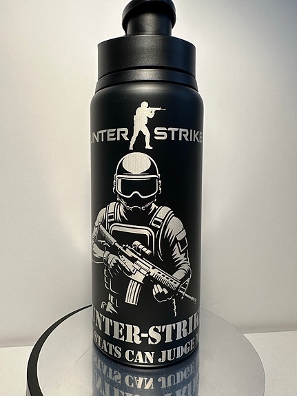 Counter Strike Only stats can judge me tekstilla juomapullo. Ei ole termos