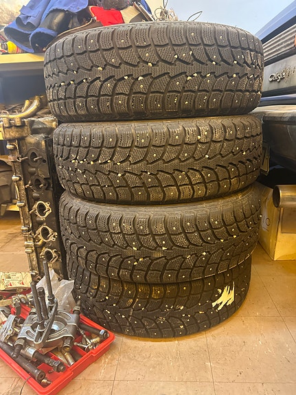 215/60r17 nastarenkaat