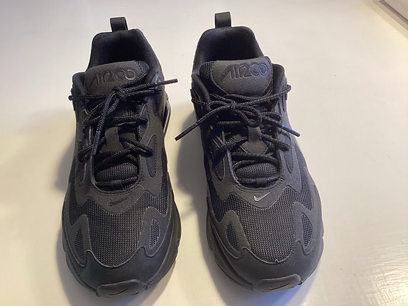 Nike Air Max lenkkarit koko 40 musta