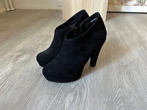 Uudet New Look nilkkurit, musta koko 36