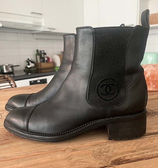 Chanel Chelsea bootsit