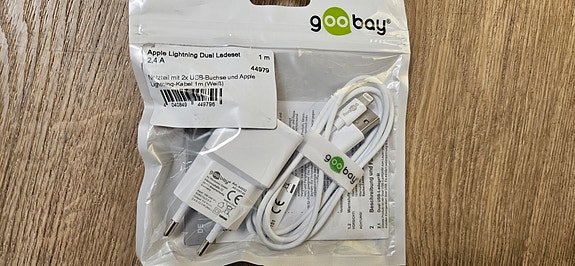 Goobay Apple Lightning laturi, 2.4a / 1m, valkoinen