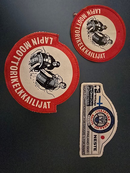 Jyväskylän suurajot MM 1988 kangasmerkki ja 2 LaMK kangasmerkkiä