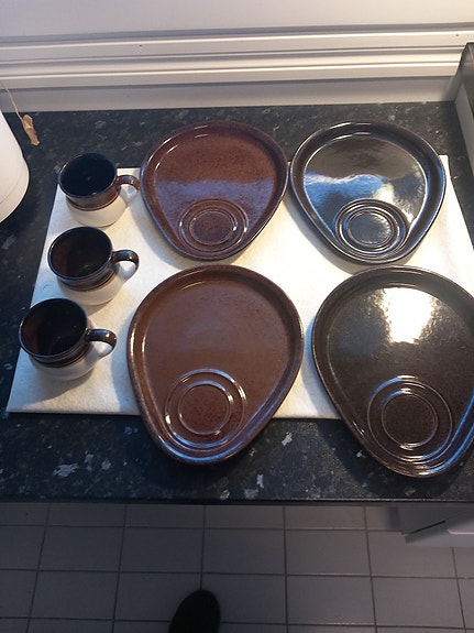 Kerman Savi, Heinä, aamiaissetti, 4 lautasta, 3 kuppia