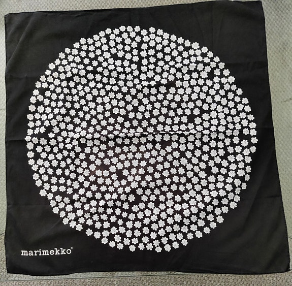 Marimekko huivi. Kaulaliina.