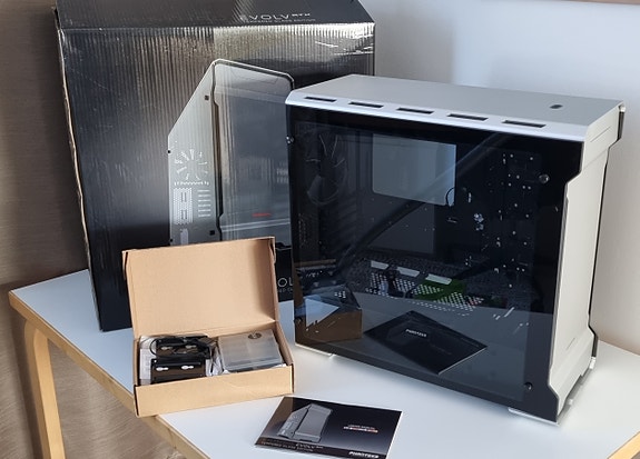 Phanteks Enthoo EvoLV mATX Tempered Glass Micro-ATX-kotelo ikkunalla, hopea