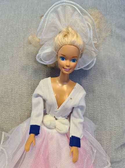 Barbie -nukke, aito Mattel
