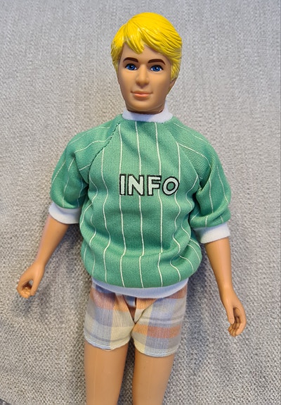 "Ken" -nukke, ei aito Mattel