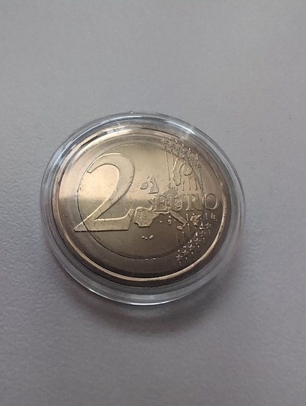 Suomi 2 euron juhlaraha "risuraha" 2004 kapselissa