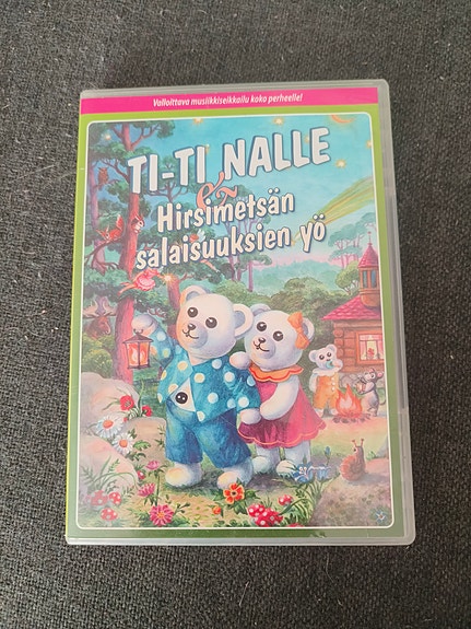 Ti-Ti Nalle ja Hirsimetsän salaisuuksien yö DVD