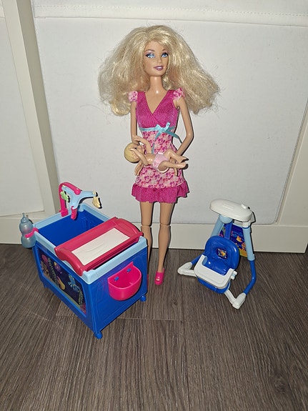 Barbie lastenhoitaja