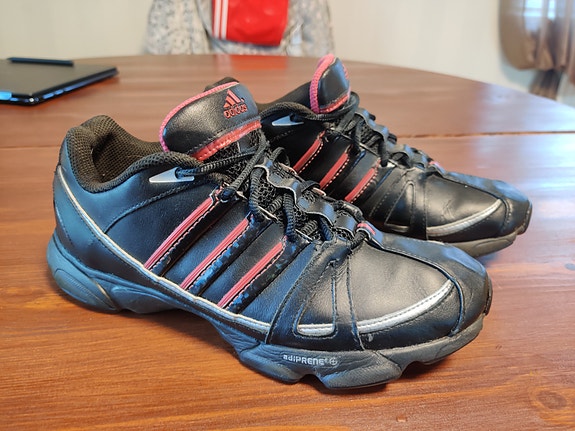 Adidas Adiprene lenkkarit / treenikengät, musta–pinkki, koko 38⅔