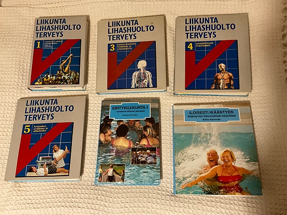 Lääketiede ja terveys, liikunta- ja anatomia-aiheiset oppikirjat, yht. 70 €