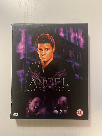 Angel Season 2 DVD-kokoelma