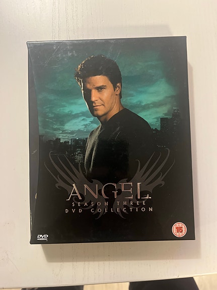 Angel Season 3 DVD-kokoelma