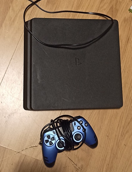 PlayStation 4 slim