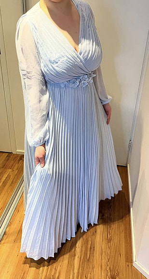 Vaaleansininen Phase eight mekko kesän juhliin