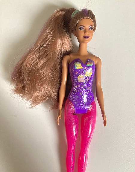 Colour Reveal Teresa Barbie Doll Nukke 2020