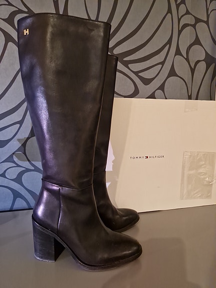 Tommy Hilfiger saappaat koko 40 musta nahka