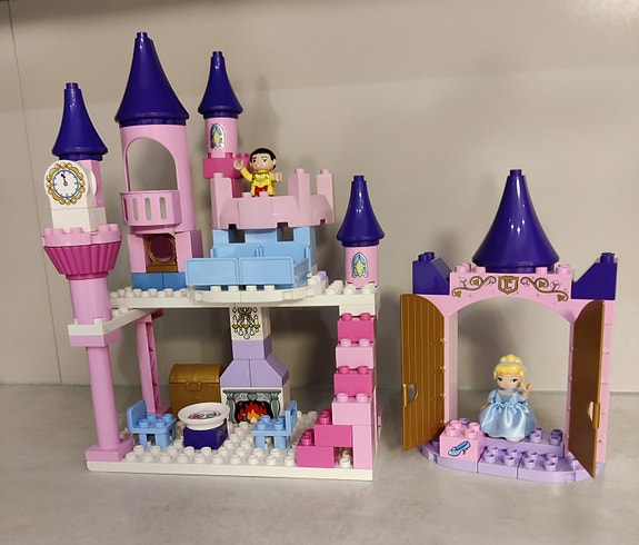 Lego Duplo linna, tuhkimo