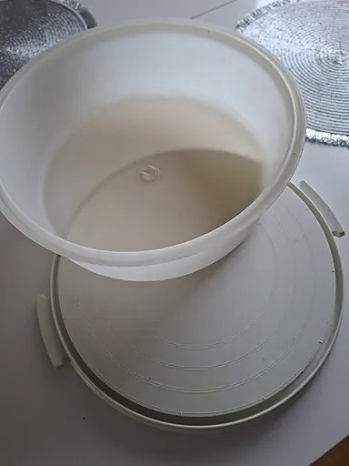 Tupperware kakkukupu