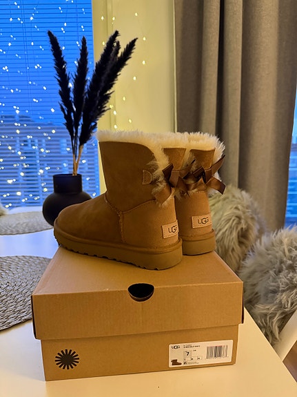 UGG talvikengät koko 38 ruskea