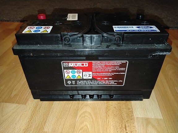 Ford akut 12 V 2kpl
