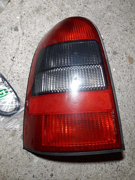 Opel Vectra B Farmari takavalo vasen