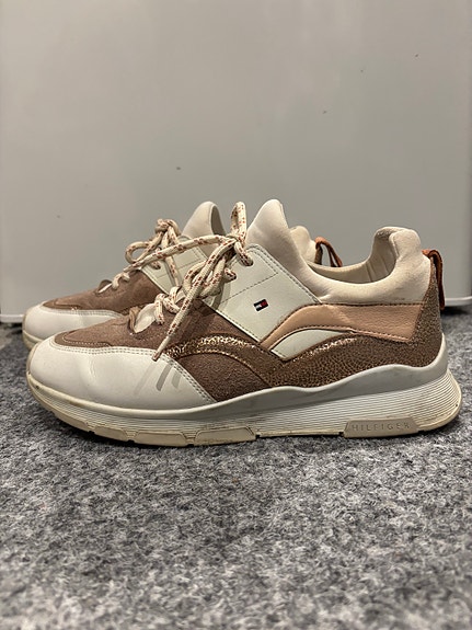 Hilfiger tennarit 40 (41)