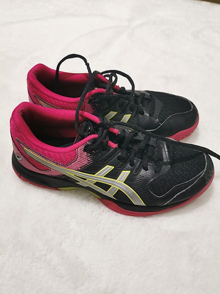 Asics sisäpelikengät
