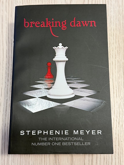Stephenie Meyer Breaking Dawn pokkari englanninkielinen kirja