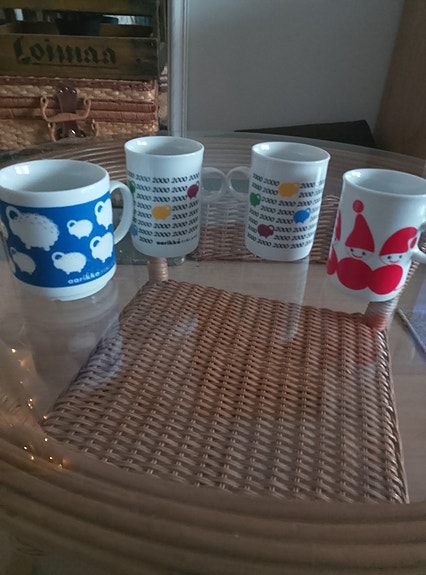 Huippukuntoiset Aarikka-mukit