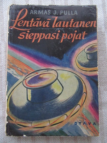 Armas J. Pulla: Lentävä lautanen sieppasi pojat.  Avaruusromaani.