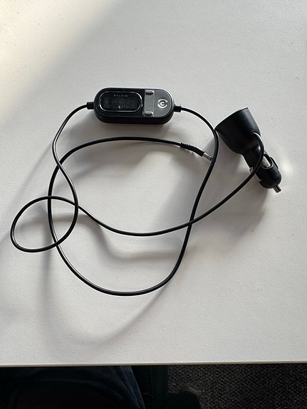 Belkin TuneCast F8Z439EA Auto FM-lähetin autoon