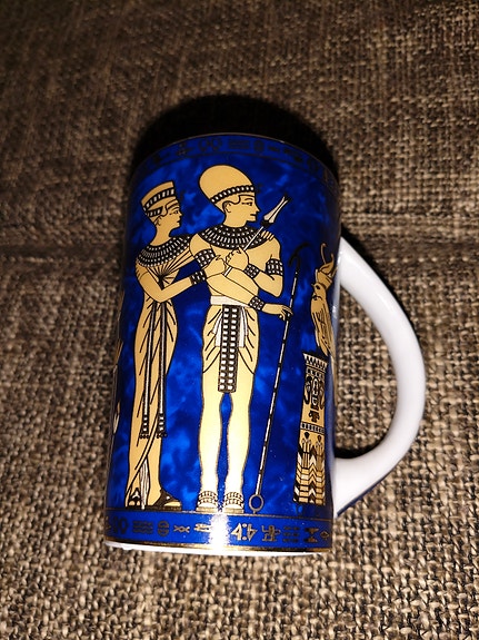 Egyptiläinen sininen kahvikuppi