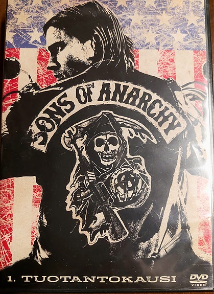 Myydään Sons of Anarchy 1 ja 2:n tuotantokausi