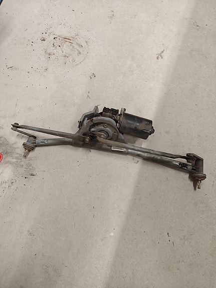 Bmw e36 pyyhkijöiden moottori