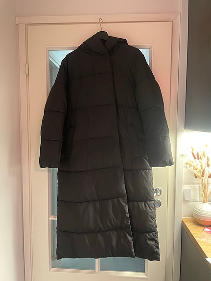 Esprit pitkä musta talvitakki XXL