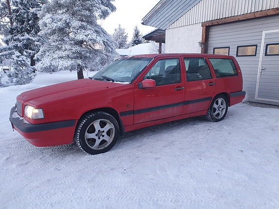 Varaosiksi Volvo 850 2.4 bensa -95