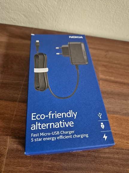 Nokia AC-10E micro-USB laturi