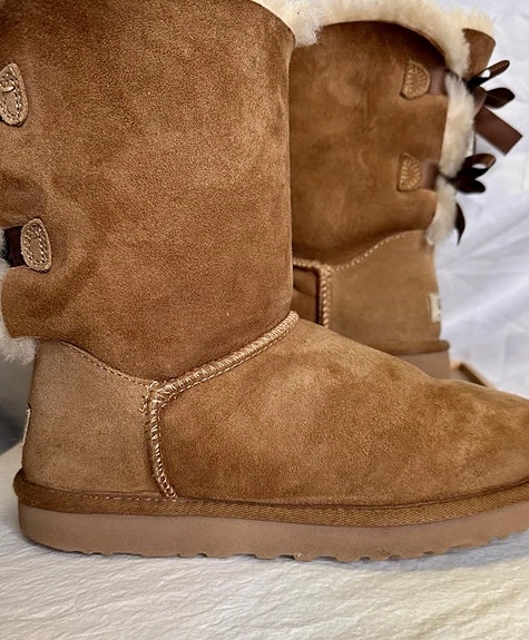 UGG Bailey Bow 38 Chestnut ✨