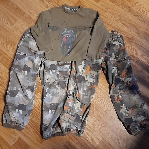 H&M 128cm Susi - paita + 2 metsäneläin kuvioiset housut