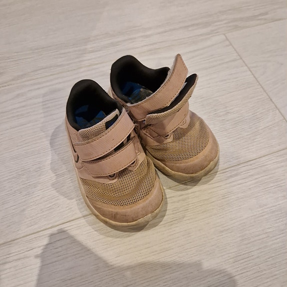Nike lenkkarit 22