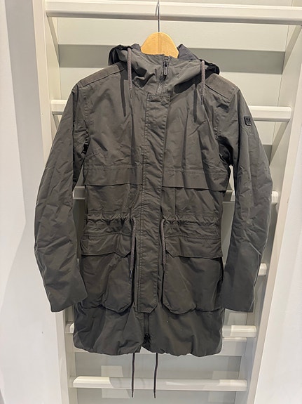 Helly Hansen naisten talvitakki, koko S, väri vihreä