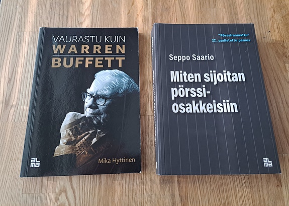 Vaurastu kuin Warren Buffet (Hyttinen) Miten sijoitan pörssiosakkeisiin (Saario)