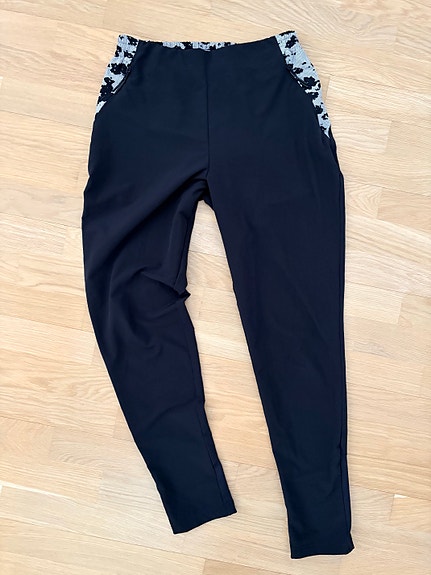 Adidas naisten urheiluhousut S
