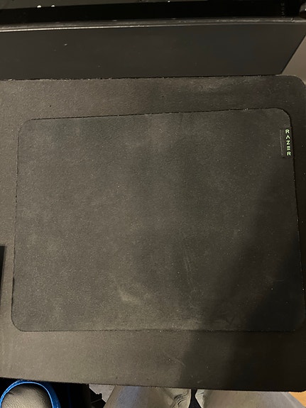 Razer hiirimatto musta